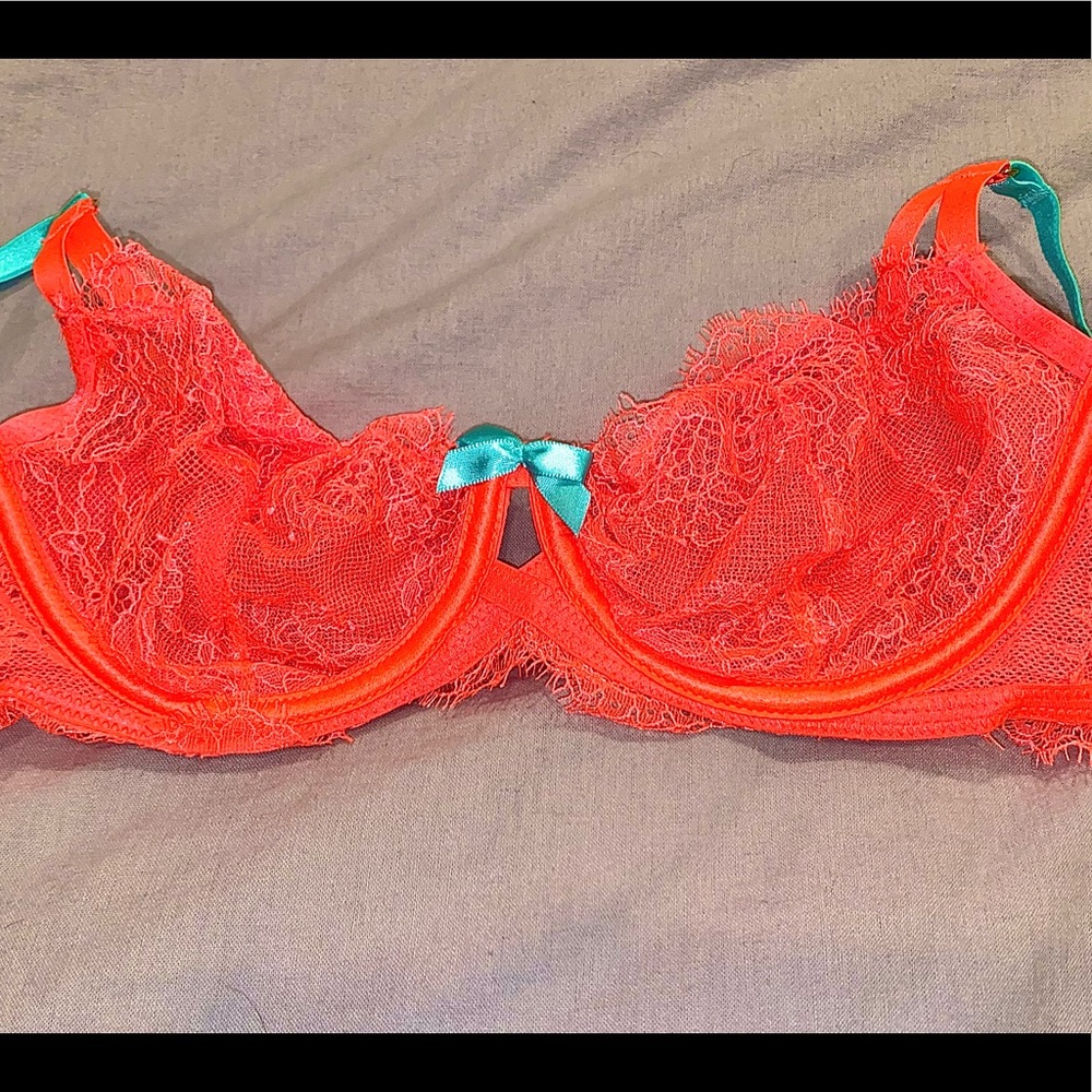 Victoria’s Secret lace balconette bra